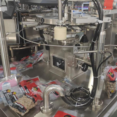 Máquina de embalaje de bolsas prefabricada de acero inoxidable con 70 bolsas/min Velocidad y diseño conforme a las buenas prácticas